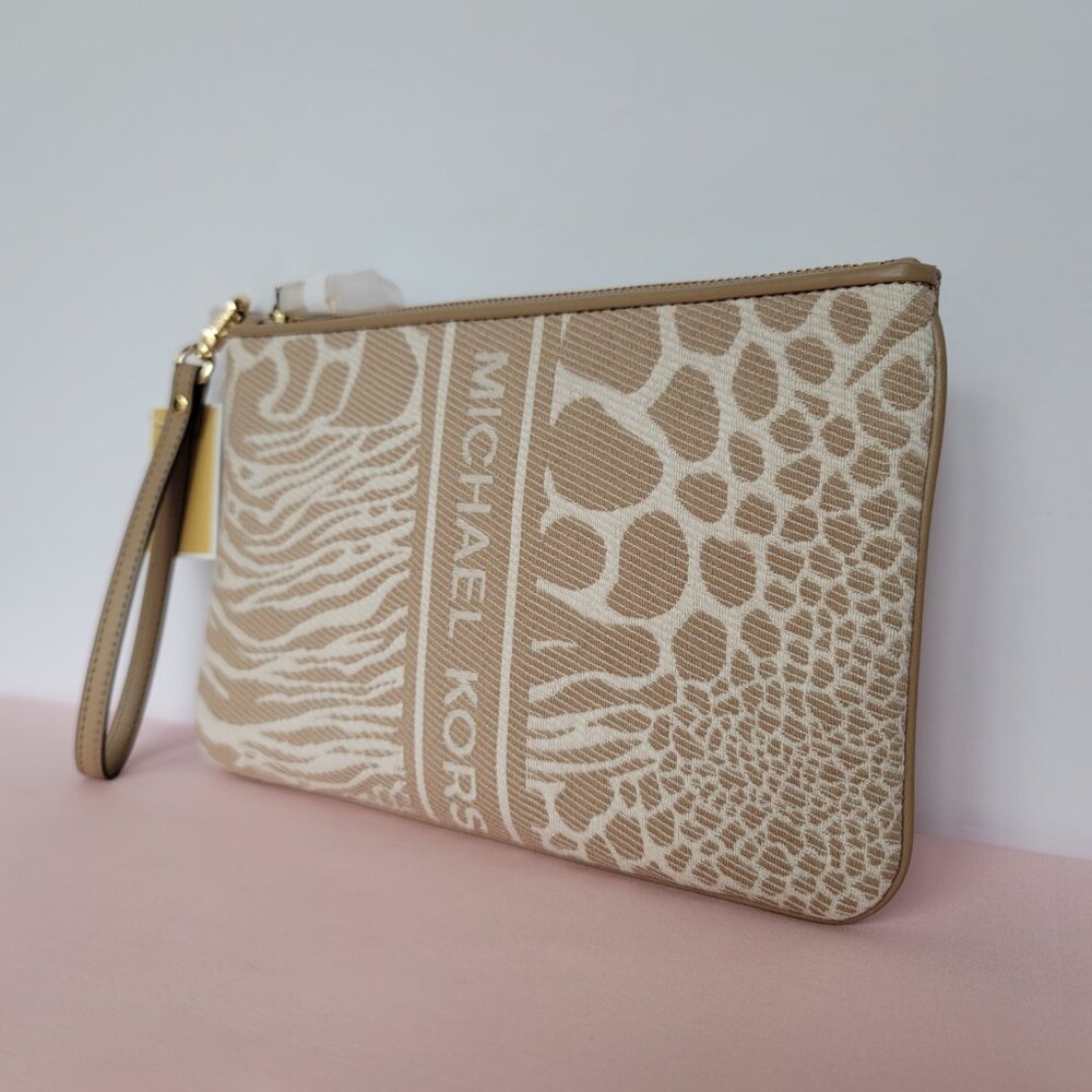 MICHAEL KORS Jet Set Charm Signature Logo Wristlet/Pouch- Camel Multi ⭐ - Picture 5 of 16